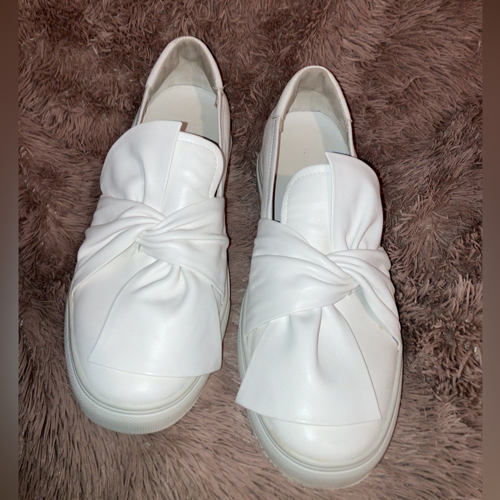 KENNEL & SCHMENGER Jerome White Leather Knotted Bow Slip-On Sneaker